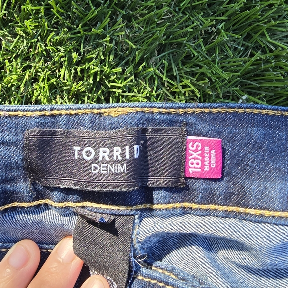 Torrid jeans - Picture 3 of 3